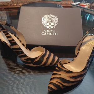 Vince Camuto Analees
